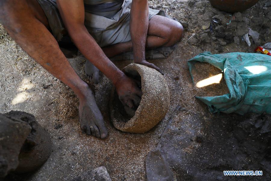 EGYPT-FAYOUM-POTTERY MAKING