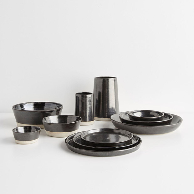 thrown_gloss_black_flat_bowls_vases_plates_round_plates_11