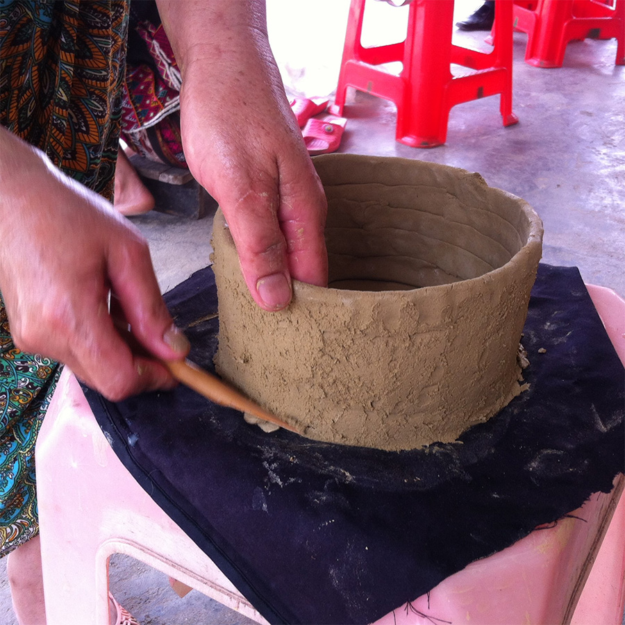 探秘海南黎族原始制陶技艺