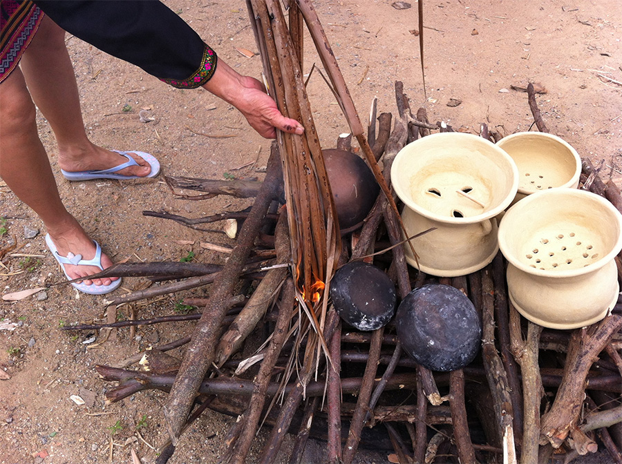 探秘海南黎族原始制陶技艺
